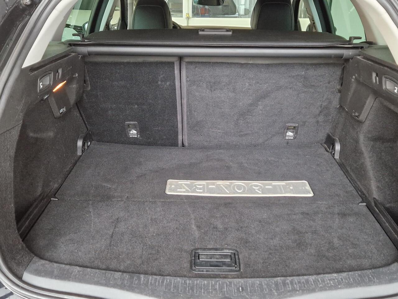 Renault MEGANE Estate 1.3 TCe 140 Techno TREKHAAK | DODEHOEK DETECTIE | NAVIGATIE | CLIMATE CONTROL