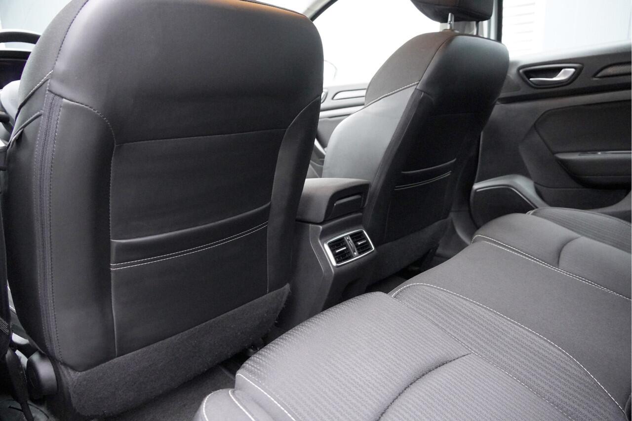 Renault MEGANE Estate 1.3 TCe Zen BJ2020 Led | Pdc | Navi | Trekhaak | App-Connect | Climate control | Cruise control | Getint glas