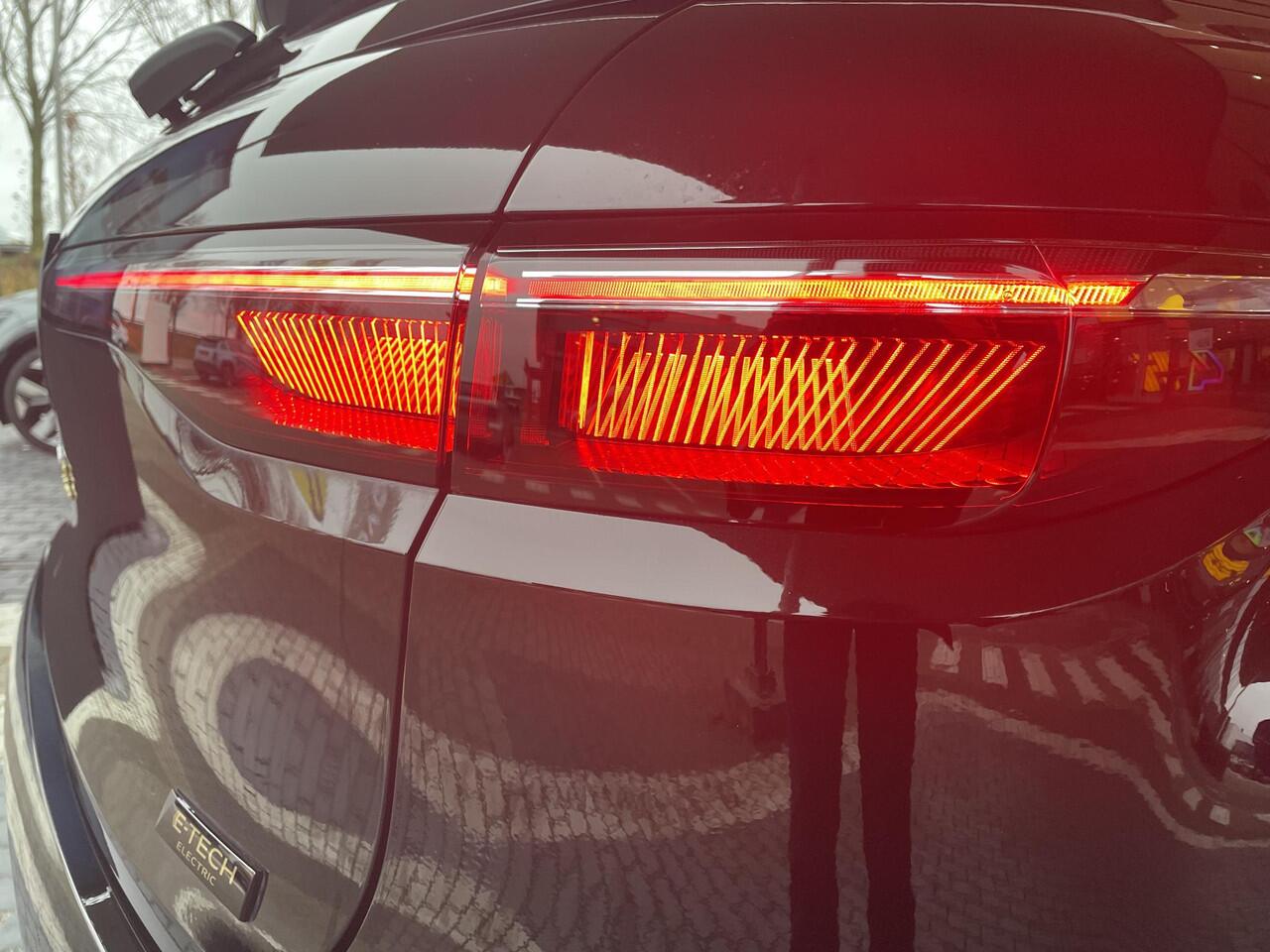 Renault MEGANE E-Tech EV60 Optimum Charge Techno / CLIMATE CONTROL / NAVIGATIE / PDC + CAMERA / ADAPT. CRUISECONTROL / STUURWIEL VERWARMING / APPLE & ANDROID CARPLAY