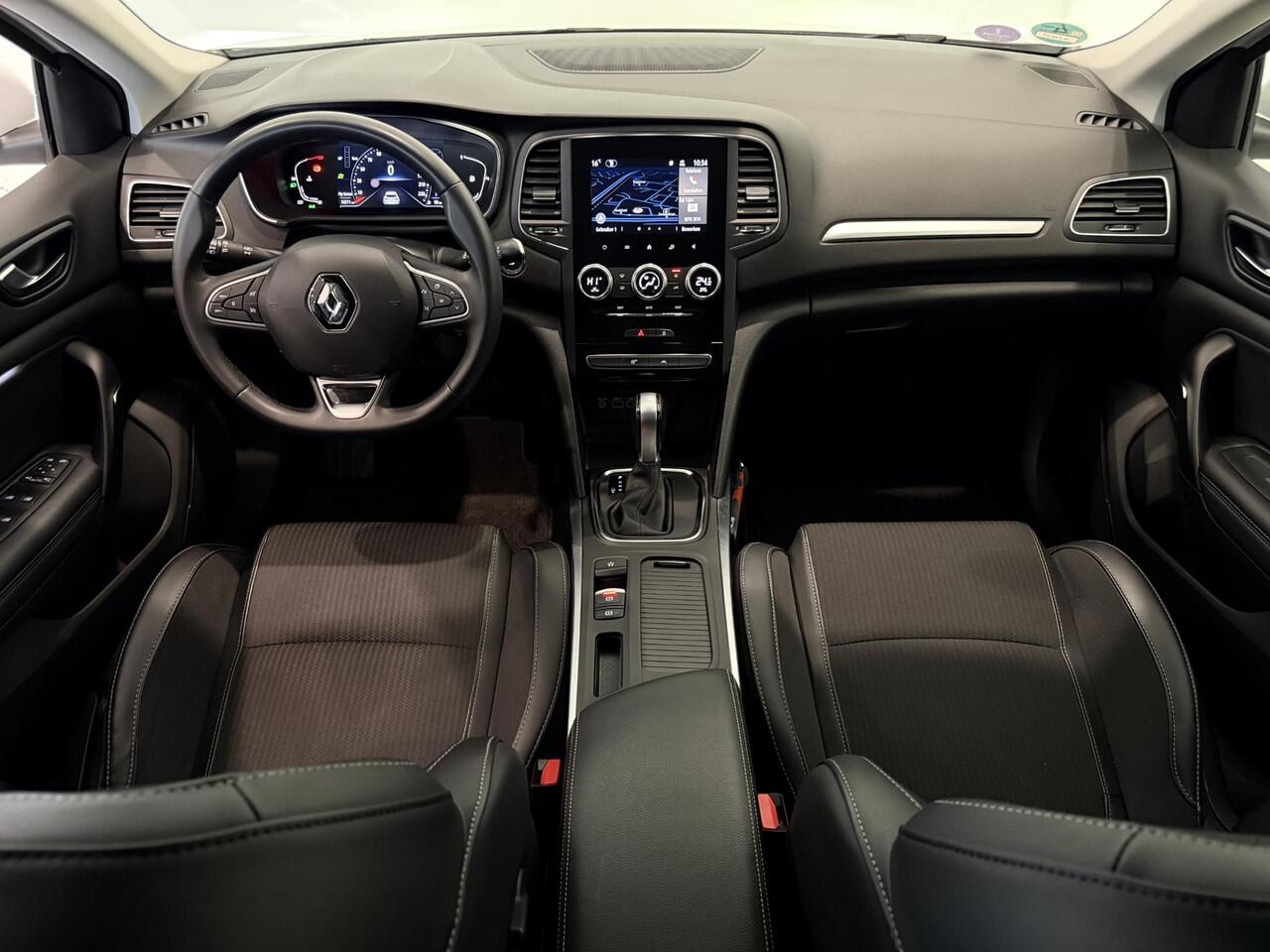 Renault MEGANE 1.3 TCe 140 EDC Intens | Navigatie | Climate Control | Cruise Control | Lichtmetalen velgen 16" | Apple Carplay/Android Auto | All season banden