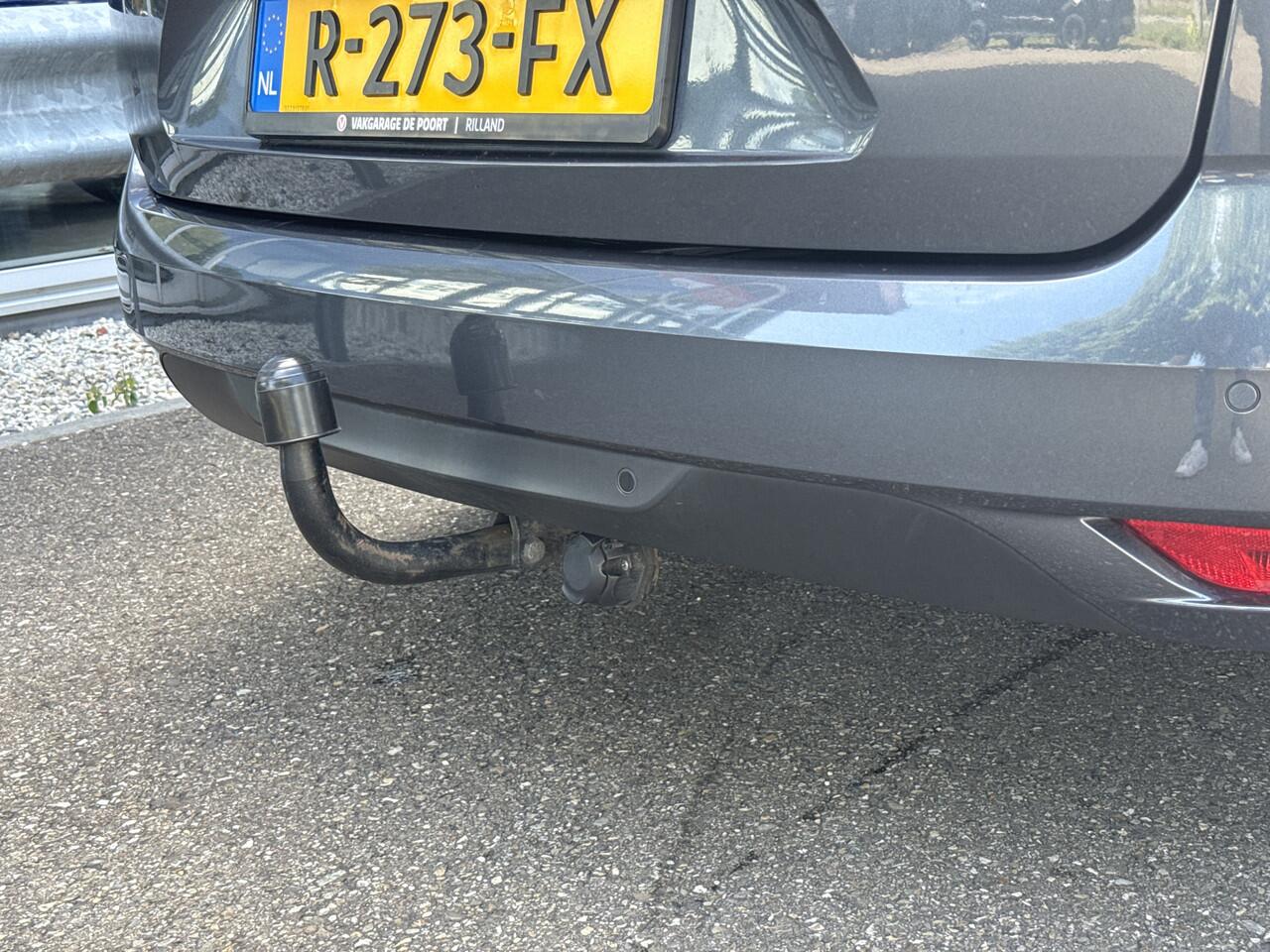 Renault MEGANE Estate 1.3 TCe Intens | NL-auto | 1e Eig | Groot navi | Camera | Trekhaak | Clima | PDC