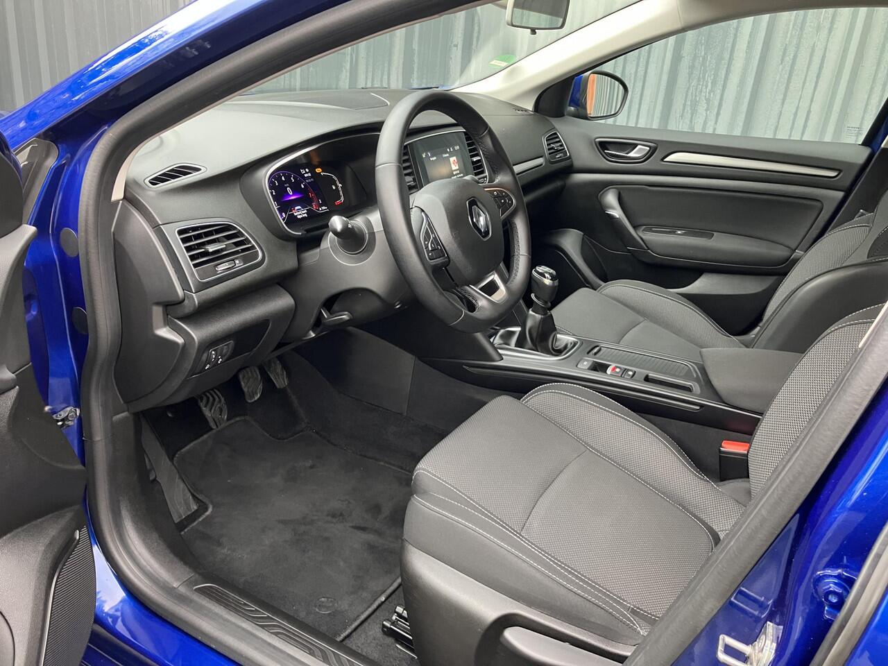 Renault MEGANE Estate 1.3 TCe 140 Equilibre * TREKHAAK *