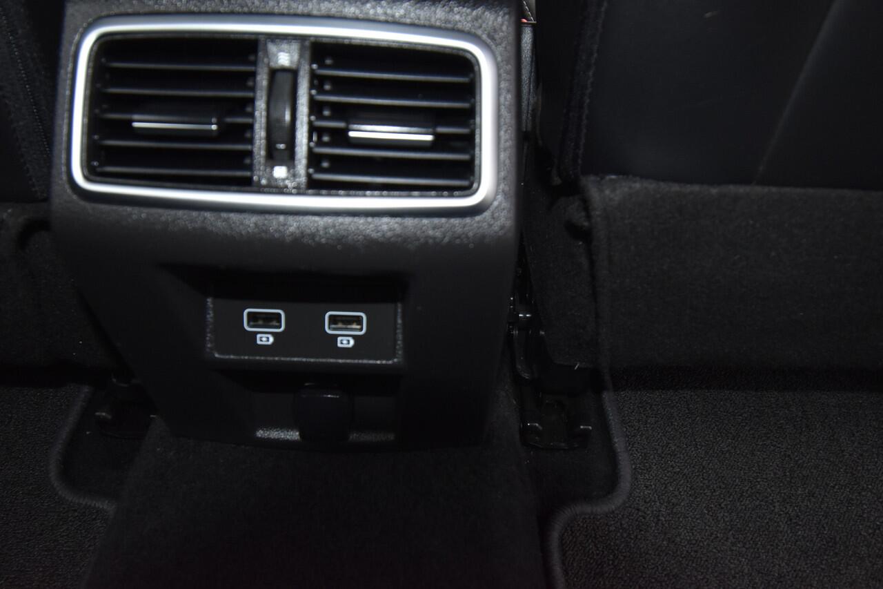 Renault MEGANE Estate 1.3 TCe Business Edition One , TREKHAAK , NAVI VIA APP , PDC A , LMV16 , LED KOPL , CR CONTR ,