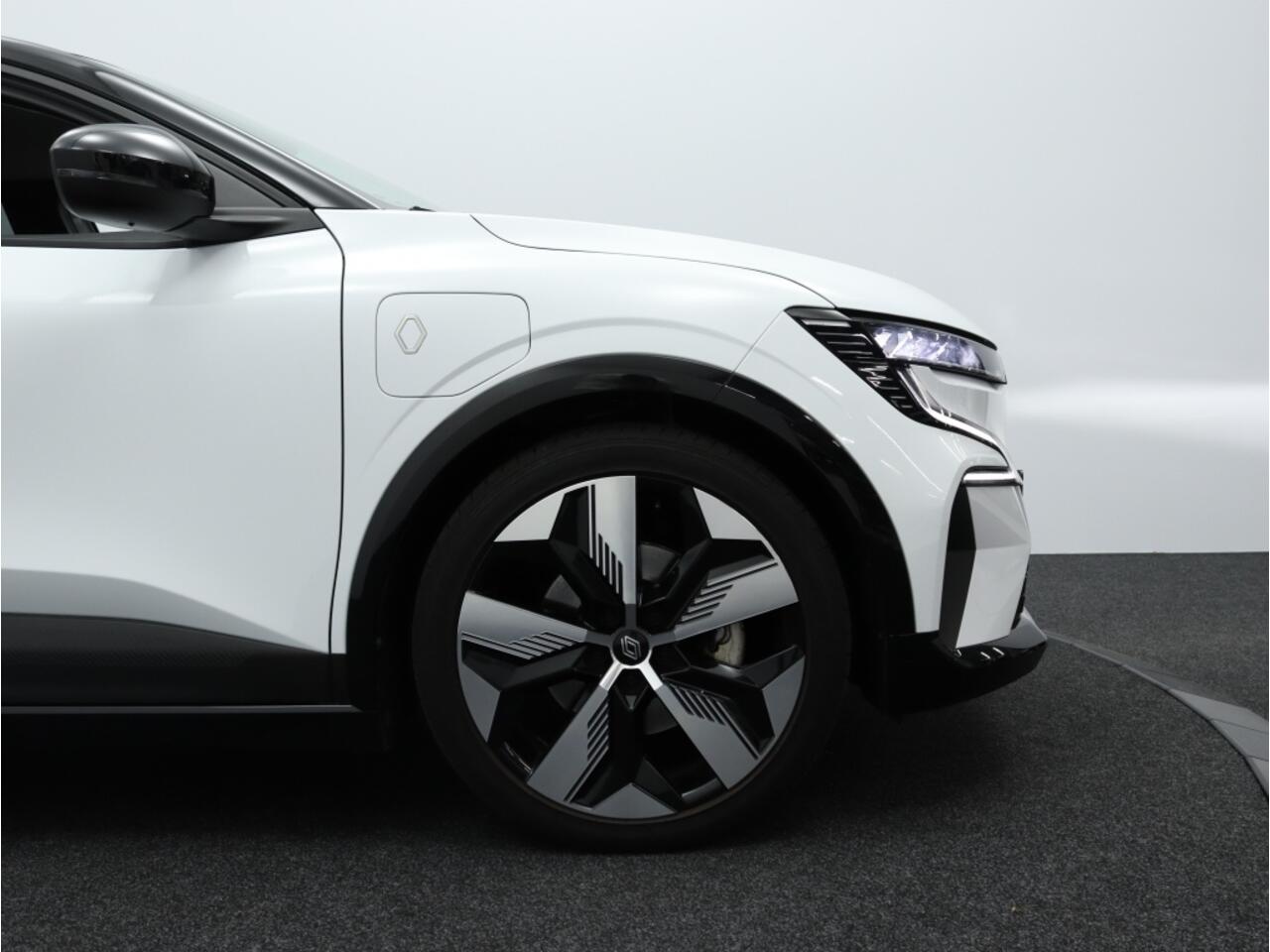 Renault MEGANE EV40 B.C. Equilibre | Navigatie | Camera | Cruise control