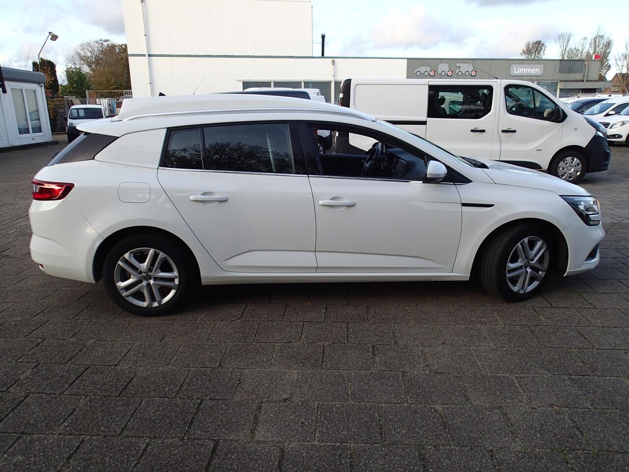 Renault MEGANE RENAULT 1.5DCI VOORZIEN VAN ARCO+CRUISE + NAVIGATIE !!! Renault Mégane 1.5 dCi Expression S&S Navigatie