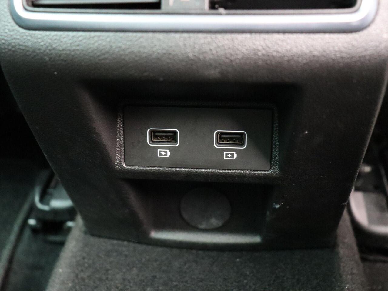 Renault MEGANE Estate TCe 140pk Techno | Stoel- en stuurverwarming | Automatisch inparkeren | Parkeersensoren rondom | Dodehoekdetectie |