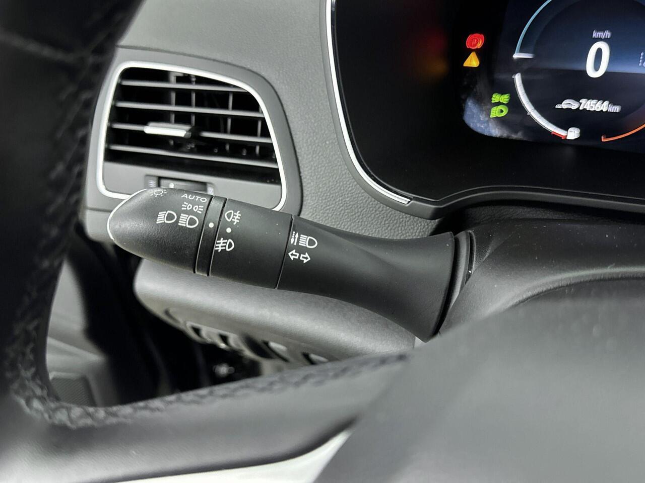 Renault MEGANE Estate 1.6 E-Tech Plug-In Hybrid 160Pk Business Zen | Navigatie | Cruise & Climate Control | Apple & Android Carplay | All Season Banden |