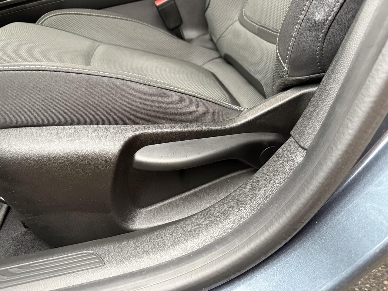 Renault MEGANE Estate 1.3 TCe 140 Equilibre BTW-auto