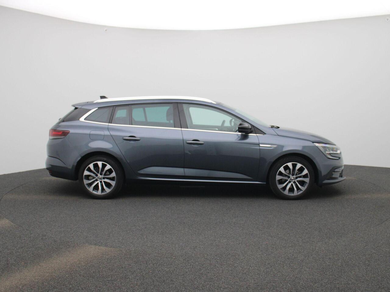 Renault MEGANE Estate 1.3 TCe 140 PK Techno Navigatie | Climate Control | Cruise Control | Parkeersensoren Voor en Achter | Camera Achter | Apple Carplay & Android Auto