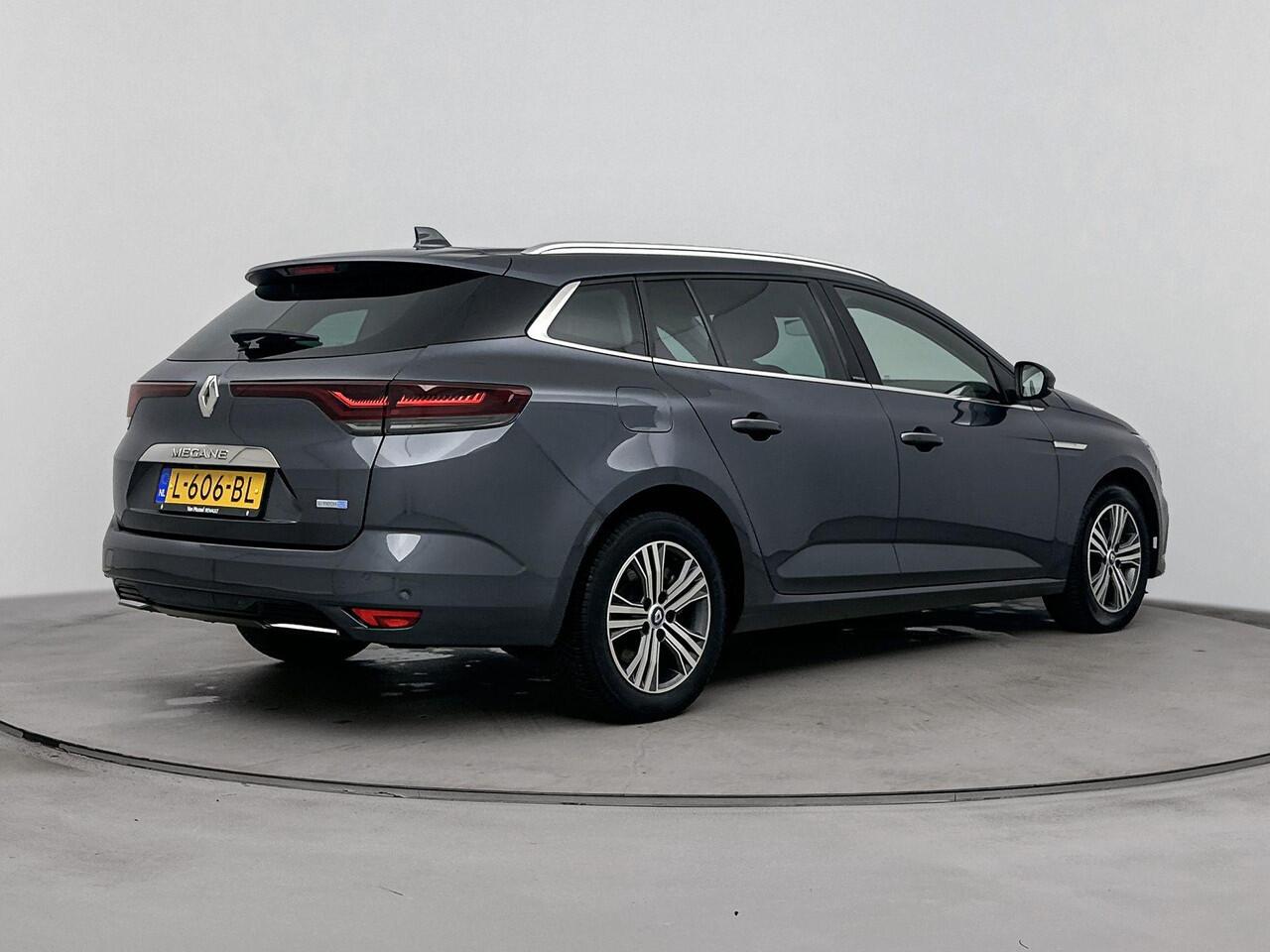Renault MEGANE Estate 1.6 E-Tech Plug-In Hybrid 160Pk Intens Automaat | Navigatie | Bose geluidssysteem | Apple & Android Carplay | Parkeersensoren & Camera | Climate Control | Head-up Display | All Season Banden |