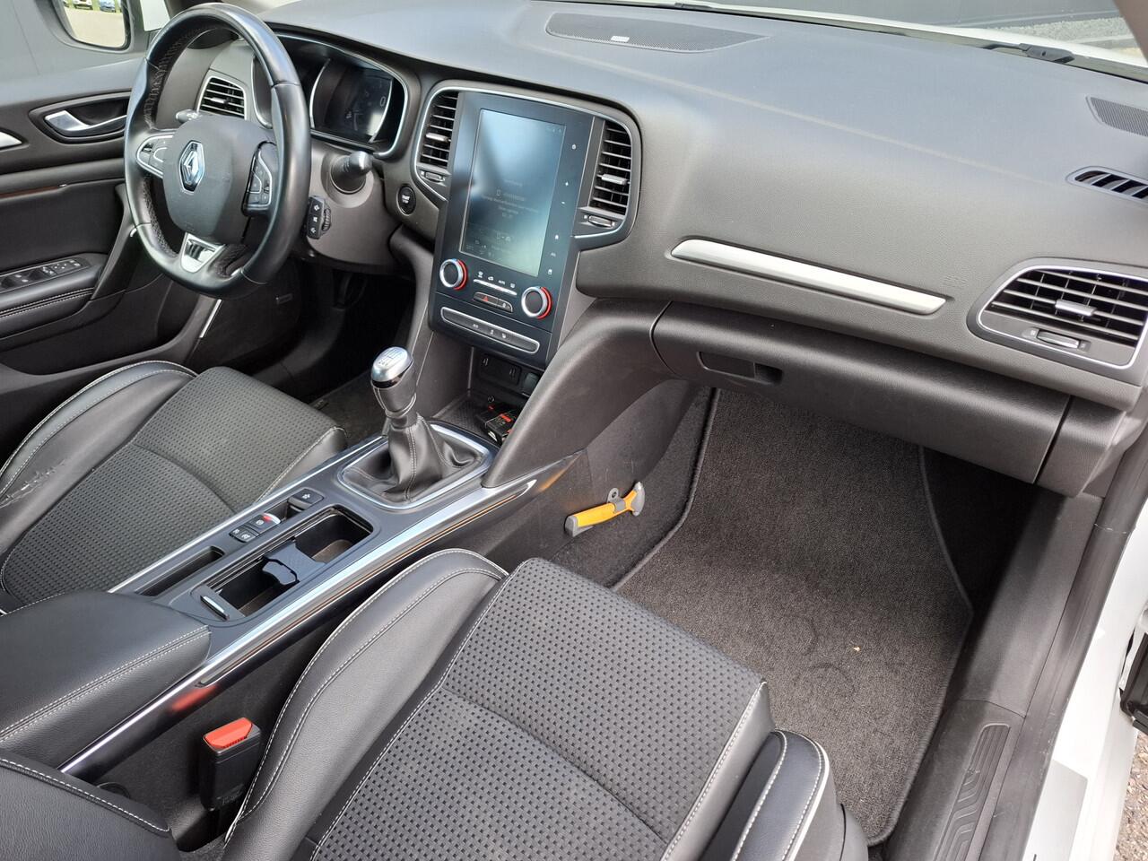 Renault MEGANE Estate 1.3 TCe Bose 1e EIGENAAR CAMERA HALF LEER PARK ASSIST LED NAVI CRUISE ECC TREKHAAK