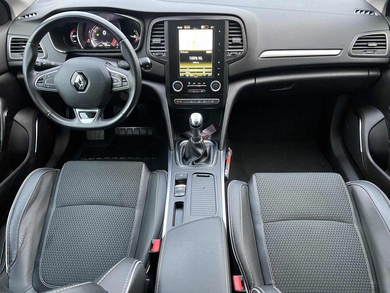 Renault MEGANE Estate 1.3 TCe Bose / Camera / Stoelverw. / Apple Carplay-Android Auto / PDC V+A / Keyless / Climate / 17'' LMV /