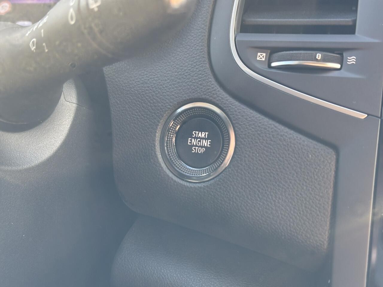 Renault MEGANE Estate 1.3 TCe Intens / Head up Display / Trekhaak / Applecarplay/AndroidAuto / Stoel & Stuurverwarming /