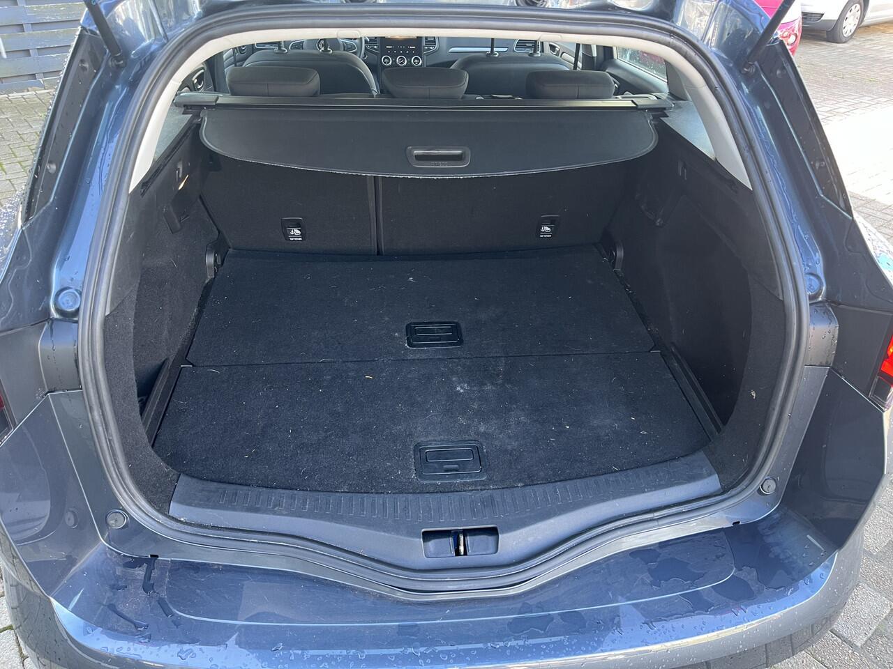 Renault MEGANE Estate 1.3 TCe 140 Equilibre Led / Clima / LMV 50%deal 8475,- ACTIE