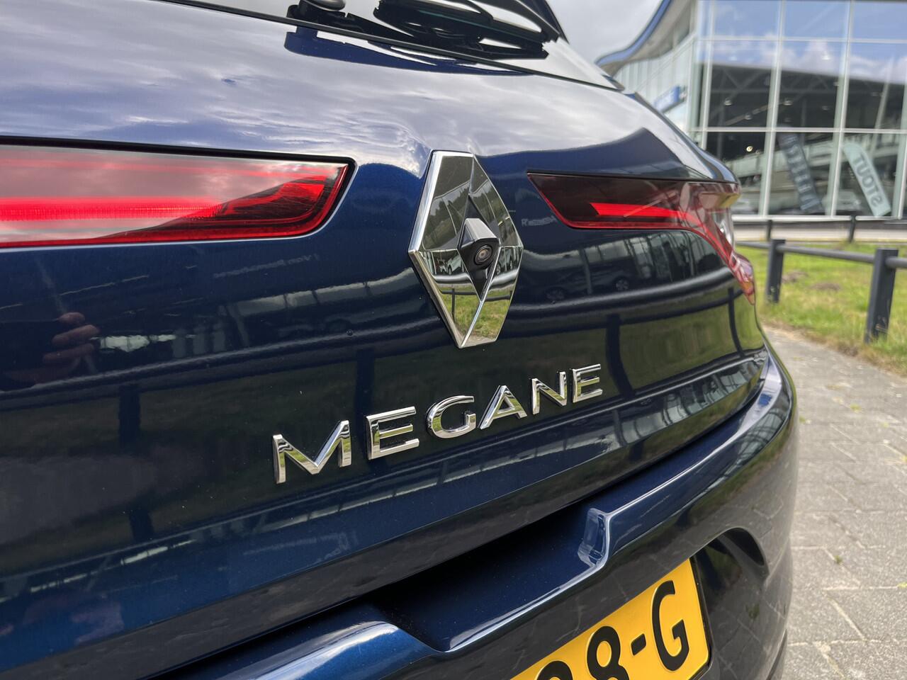 Renault MEGANE 1.3 TCe Bose 140PK / Camera / Groot scherm / Aut. Parkeren / Clima / Cruise /