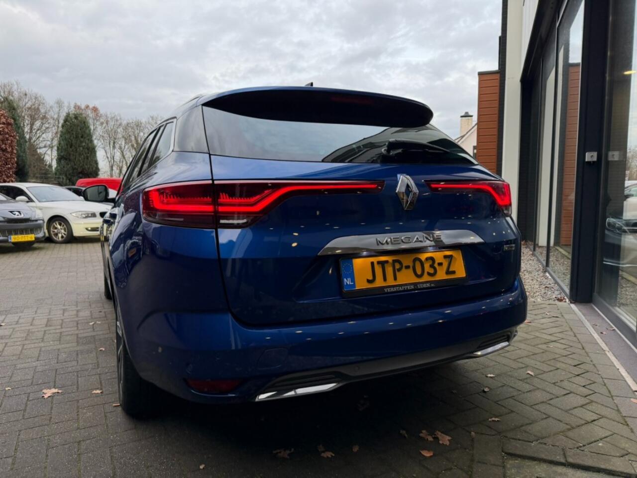 Renault MEGANE 1.6 E-Tech Hybrid 160 R.S. Line,LED,Digi Dash,Gr.Navi,Camera,Lane Ass.,Clima,Carplay