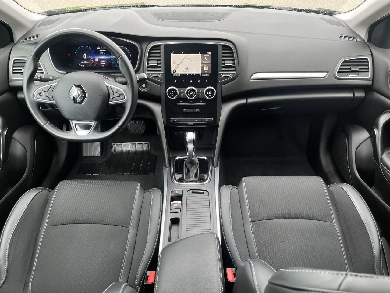 Renault MEGANE Estate 1.6 E-Tech Plug-In Hybrid 160 Intens / Automaat / Apple Carplay - Android Auto / Keyless / Stoelverw. / PDC V+A / 16'' LMV /