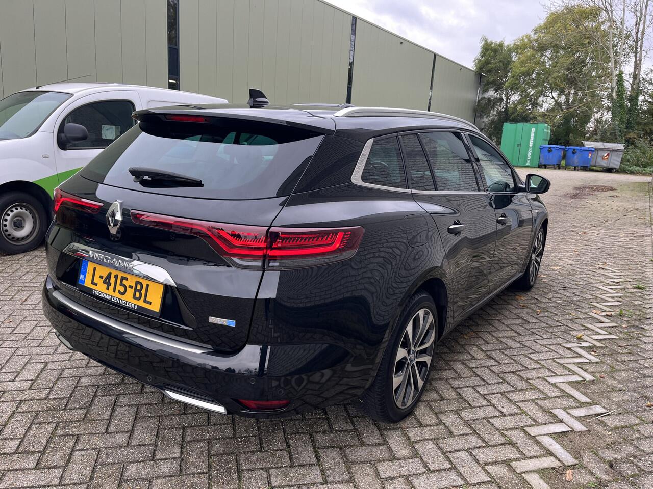 Renault MEGANE Estate 1.6 E-Tech Plug-In Hybrid 160 Business Edition One | Navigatie | Lederen bekleding | Stoelverwarming | BOSE audio