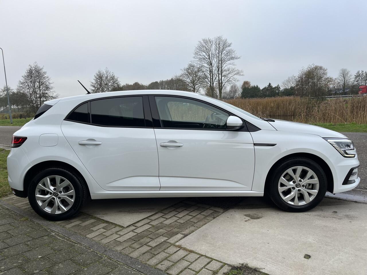 Renault MEGANE 1.6 E-Tech Plug-In Hybrid 160 PK / Automaat / Apple Carplay - Android Auto / Camera / Keyless / Climate / 16'' LMV /