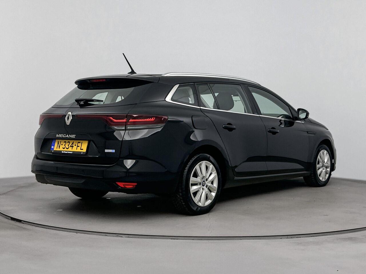 Renault MEGANE Estate 1.6 E-Tech Plug-In Hybrid 160Pk Business Zen | Navigatie | Cruise & Climate Control | Apple & Android Carplay | All Season Banden |