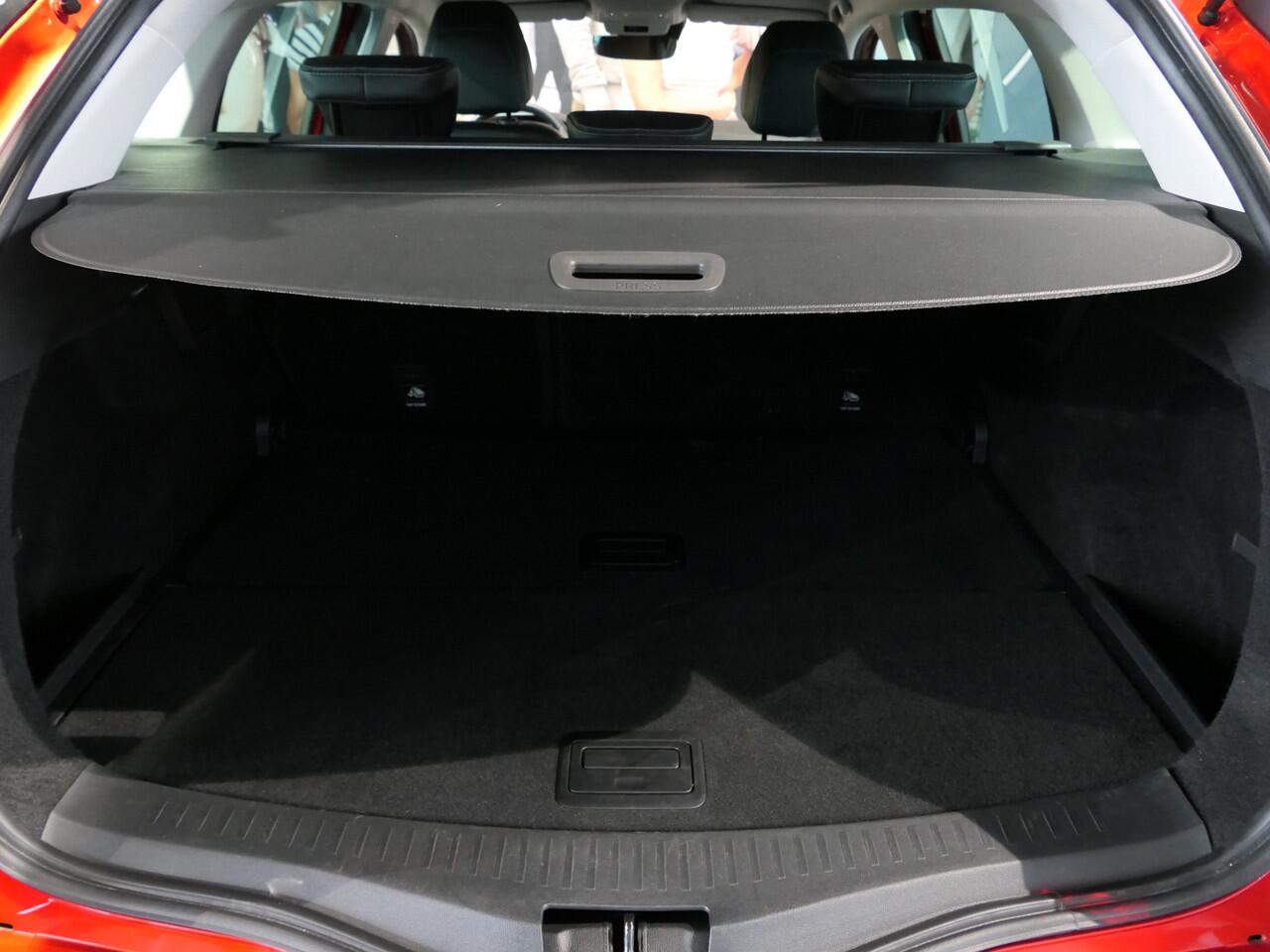 Renault MEGANE Estate 1.3 TCe 140 Techno - Occasion Lease vanaf ¤474 p/m - *AUTOMAAT*- Cruise - camera - sensor v+a - navi - bluetooth