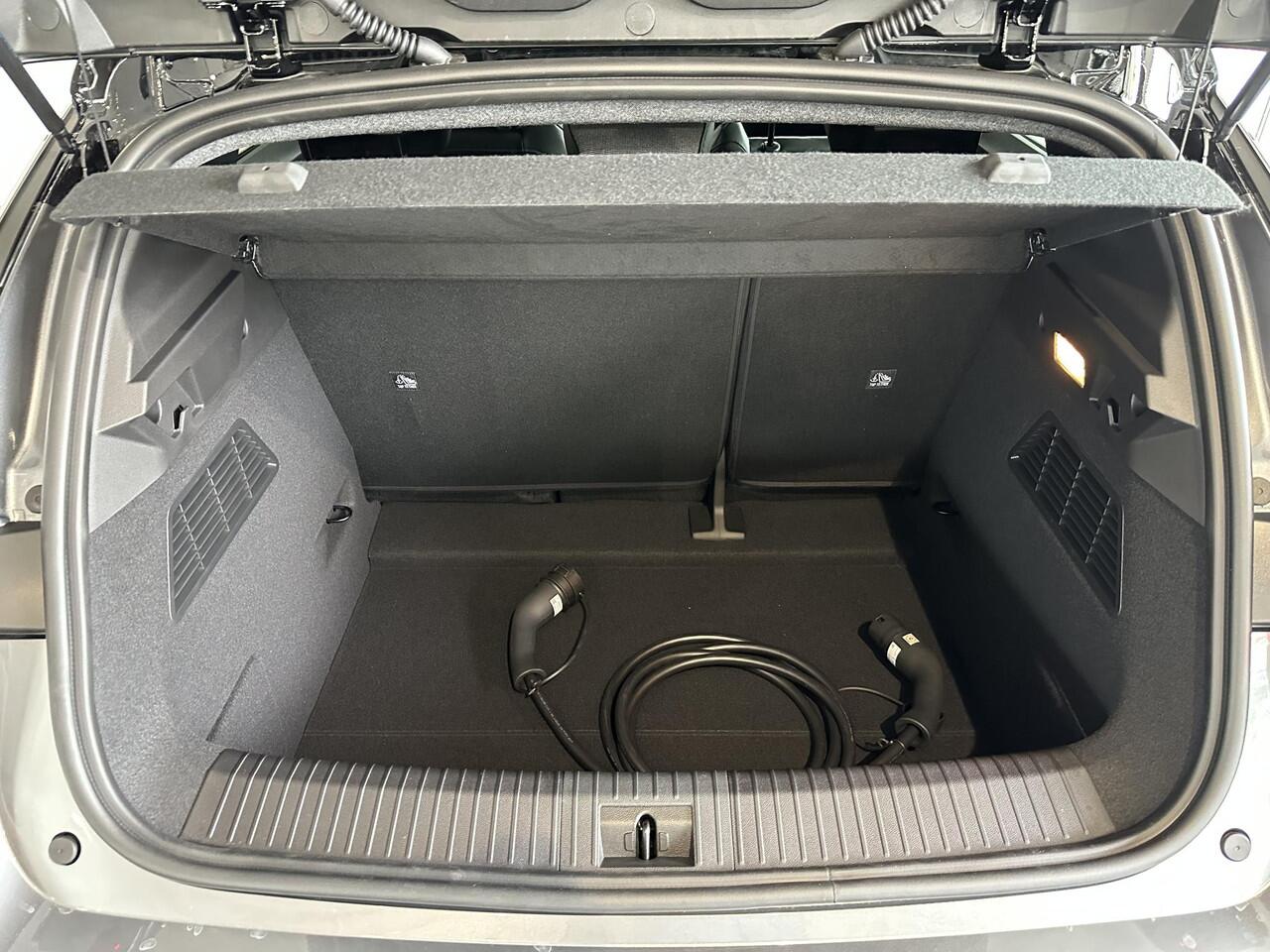 Renault MEGANE E-Tech comfort range techno 60 kWh NIEUW | 17% BIJTELLING | 22kW BOORDLADER | PACK WINTER | ADVANCED DRIVING ASSIST & AUGMENTED VISION