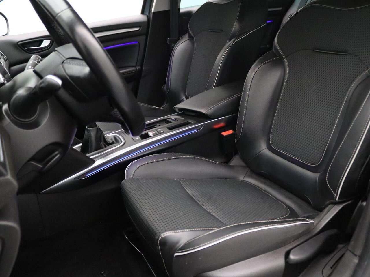 Renault MEGANE Estate 115pk TCe BOSE Camera | Cruise | Navi | Parkeersens. v+a | Stoelverw.