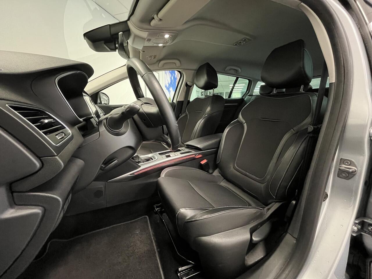 Renault MEGANE Estate 1.3 TCe 140 EDC Techno | Trekhaak | All-season banden | Dodehoek Detectie | Camera | Carplay