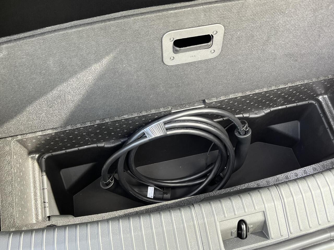 Renault MEGANE E-Tech comfort range Evolution 60 kWh | Google Navigatie | Verwambare voorstoelen en stuurwiel |