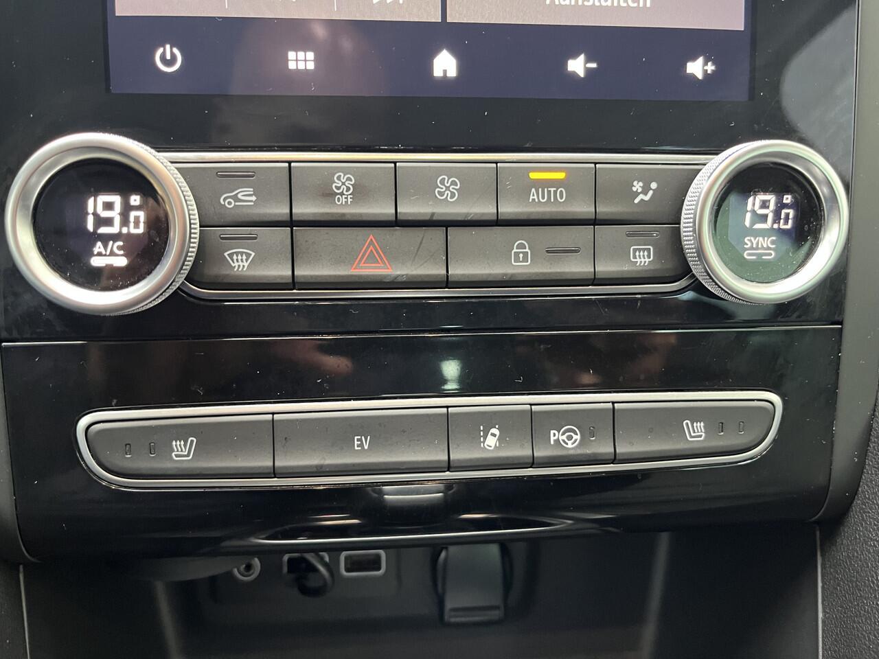 Renault MEGANE Estate 1.6 E-Tech Plug-In Hybrid 160 Business Edition One | Navigatie | Lederen bekleding | Stoelverwarming | BOSE audio