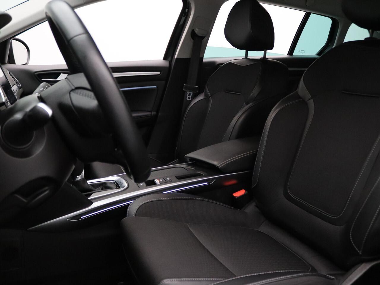 Renault MEGANE Estate 160pk E-Tech Plug-In Hybrid Techno Automaat Camera | Adapt. Cruise | Navi | Parkeersens. v+a | Stoel-/stuurverw.