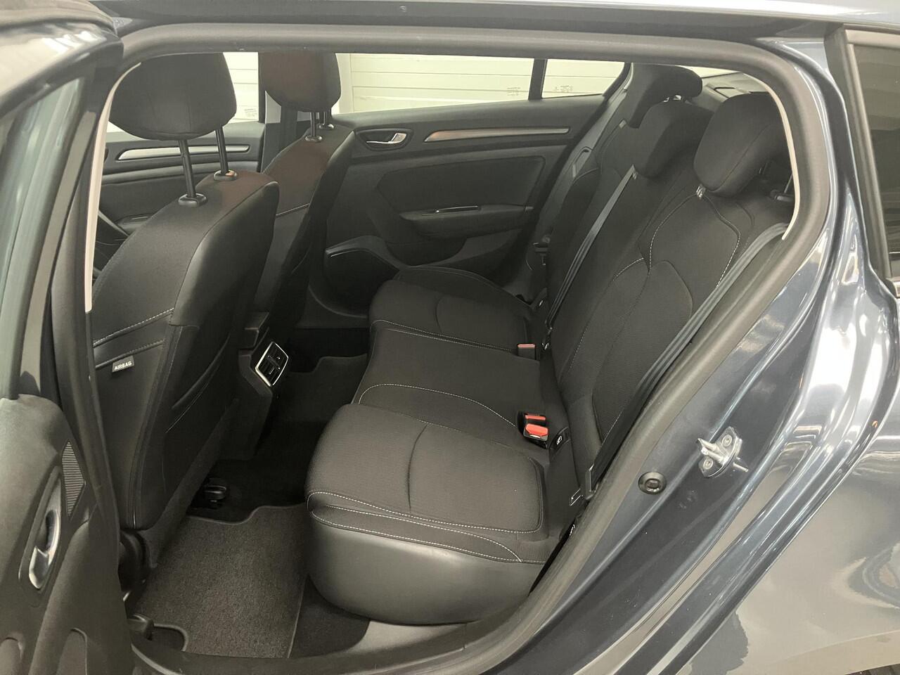 Renault MEGANE Estate 1.3 TCe Business Zen / Eerste Eigenaar / Dealer Onderhouden / Trekhaak 1700 KG / Camera / Navigatie / Apple CarPlay/Android Auto / Climate Control / Cruise Control /