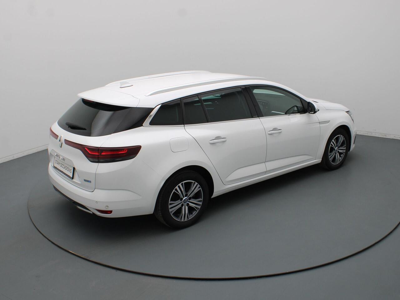 Renault MEGANE Estate 160pk E-Tech Plug-In Hybrid Intens Automaat Camera | Cruise | Navi | Parkeersens. v+a | Trekhaak