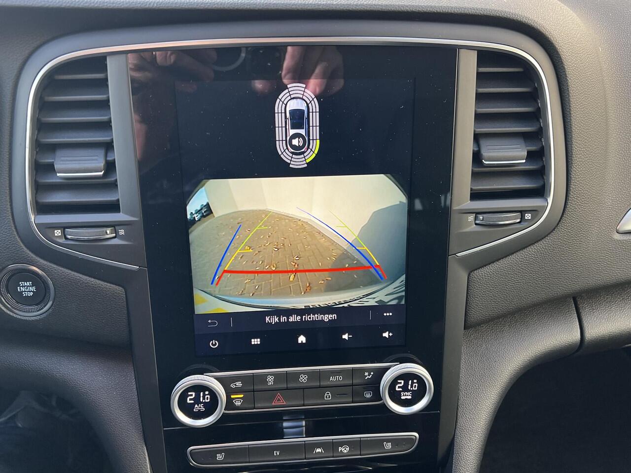 Renault MEGANE Estate 1.6 E-Tech Plug-In Hybrid 160 Techno / Dealer onderhouden / EAER 51 km / Navigatie / HUD / Stuur- en stoelverwarming / Apple Carplay Android / 17" LM wielen / Camera / Parkeerassistent /