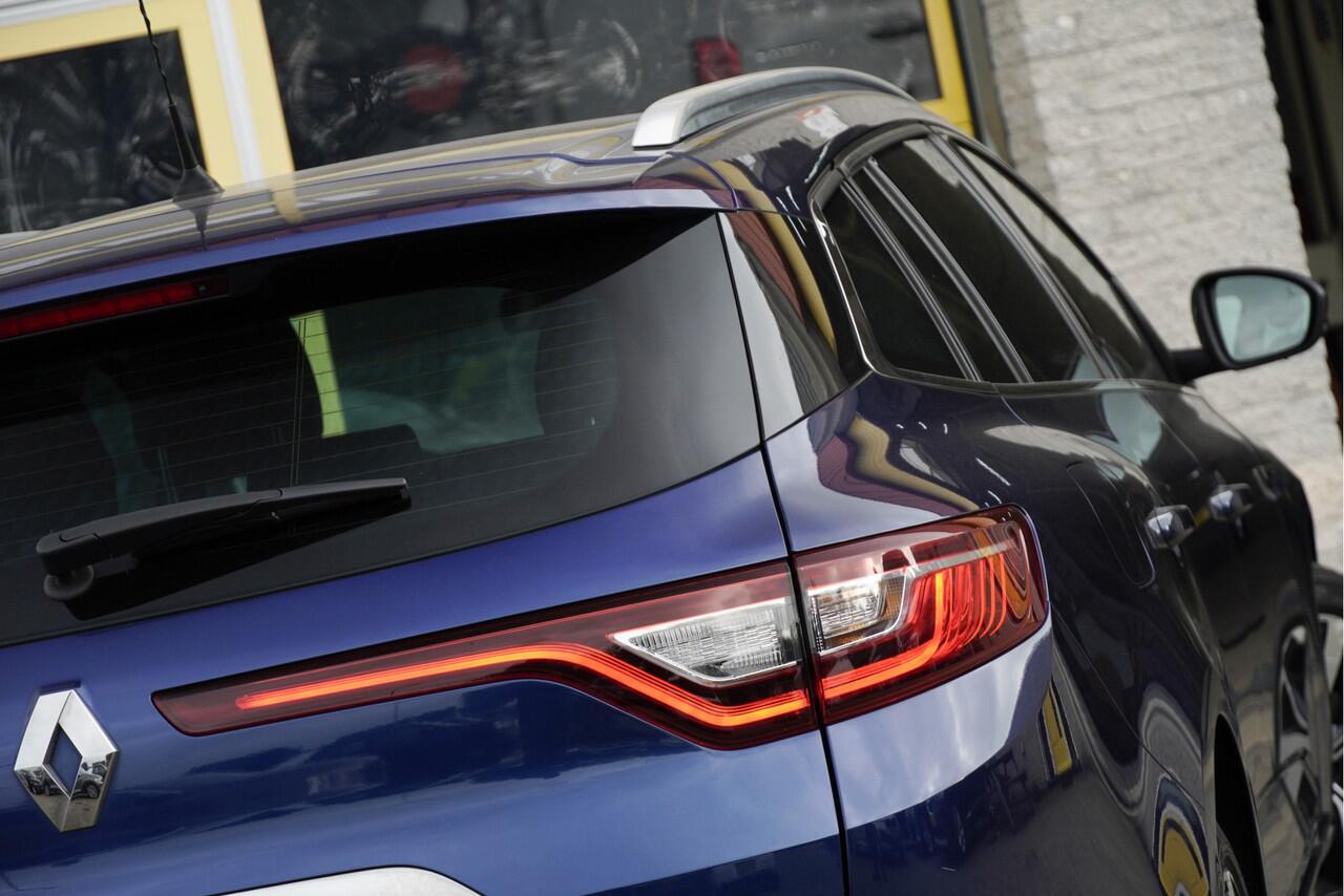Renault MEGANE Estate 1.3 TCe 141PK! Bose BJ2019 Lmv 17" | Led | Pdc | Keyless entry | Achteruitrijcamera | Dashboard verlichting | Groot navi | Climate control | Cruise control | Extra getint glas