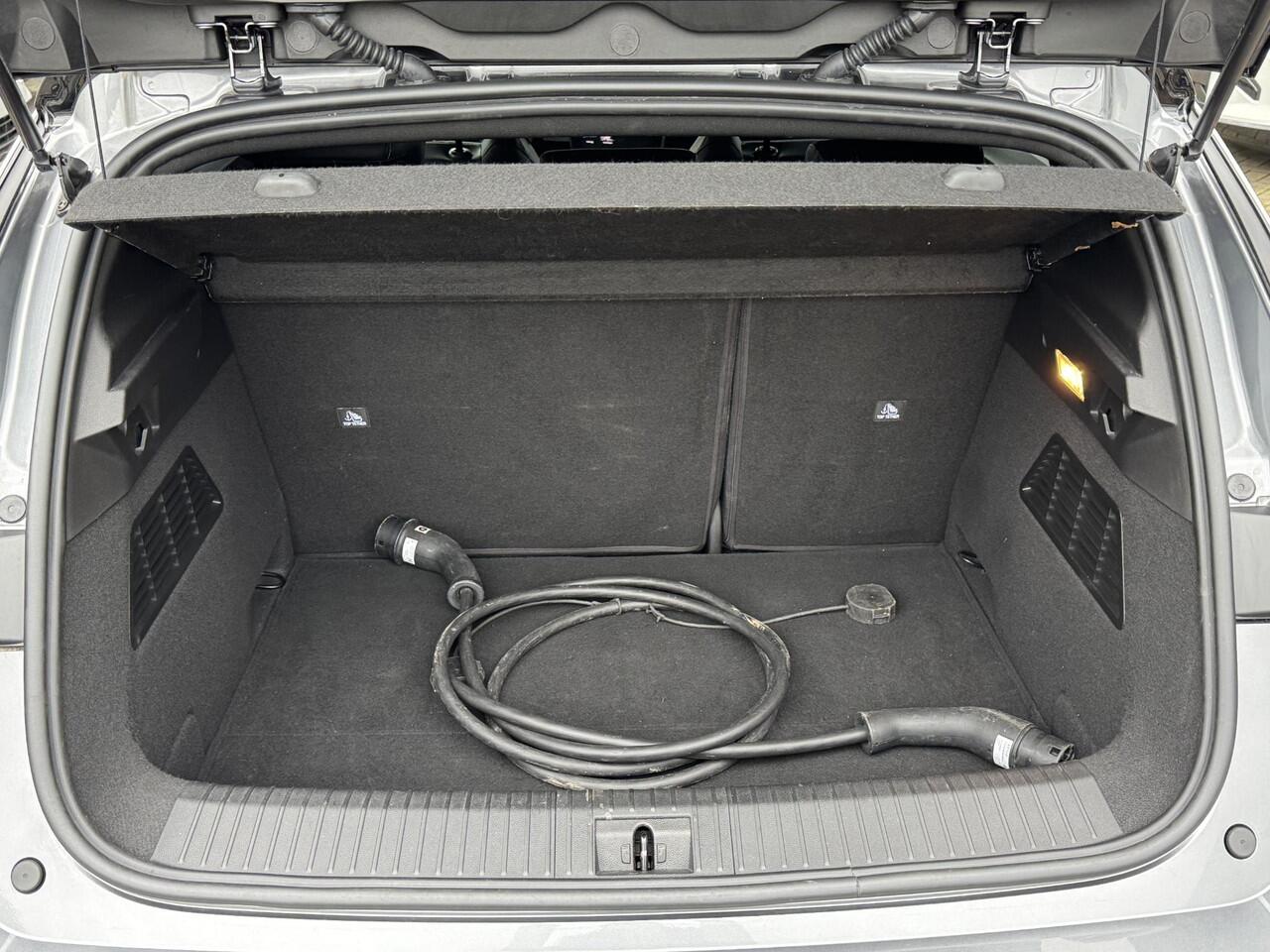 Renault MEGANE E-Tech EV60 Optimum Charge Iconic | stoel verwarming | digitale binnen spiegel | blinde hoek detectie | adaptive cruise control |