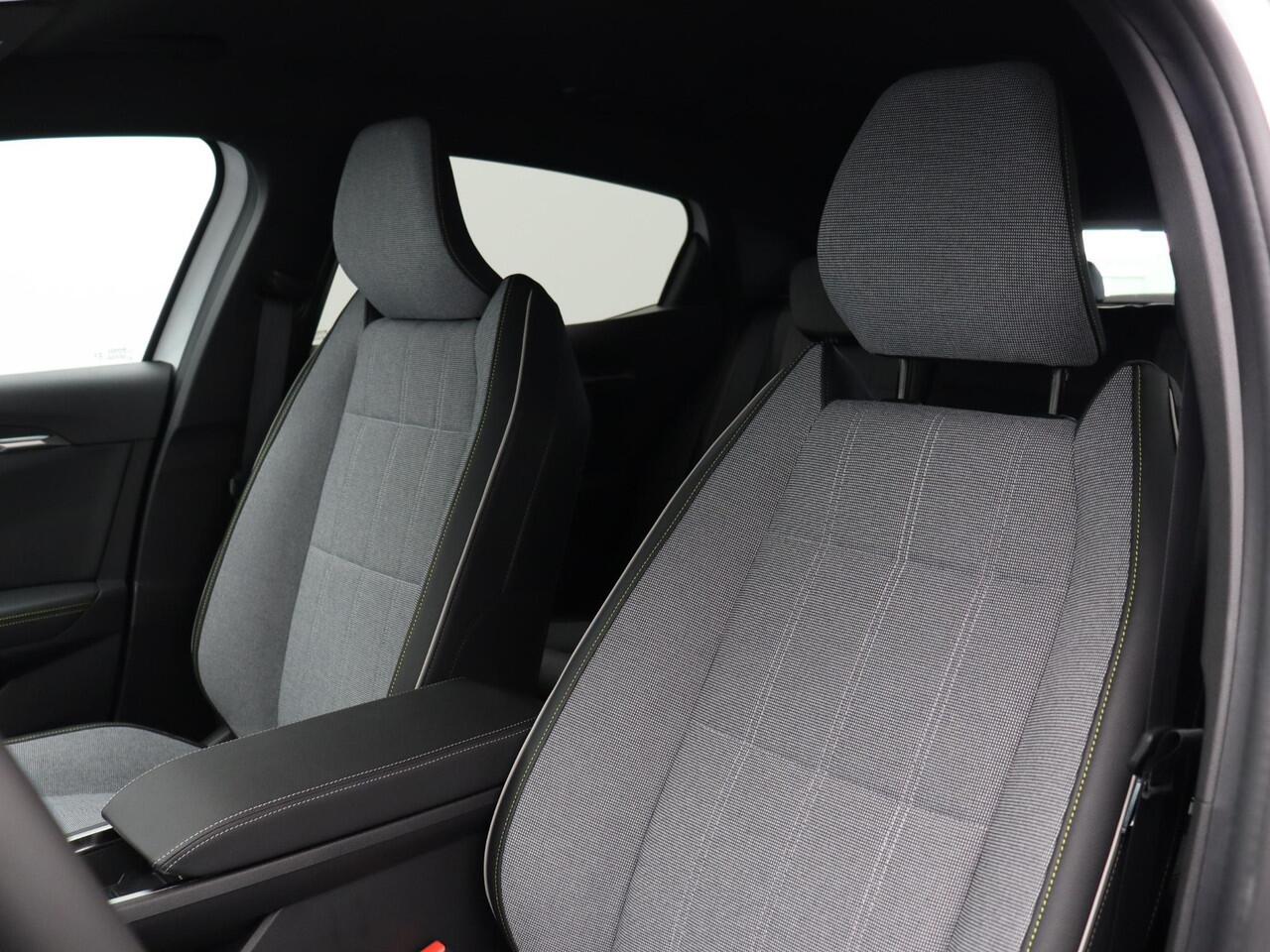 Renault MEGANE E-Tech comfort range techno 60 kWh | Active driver assist | Stoel- en stuurwielverwarming | 360 graden camera |