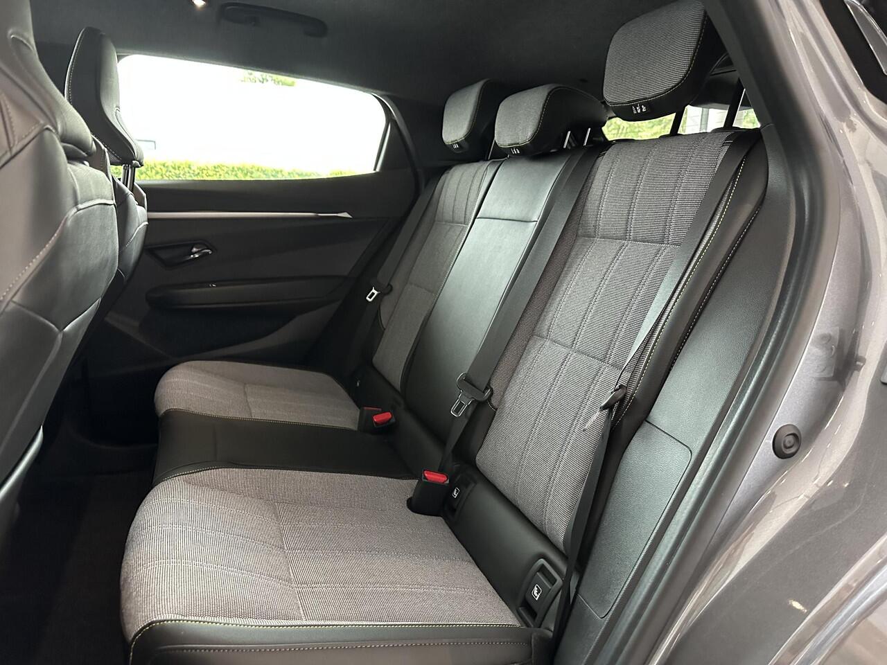 Renault MEGANE E-Tech comfort range techno 60 kWh NIEUW | 17% BIJTELLING | 22kW BOORDLADER | PACK WINTER | ADVANCED DRIVING ASSIST & AUGMENTED VISION