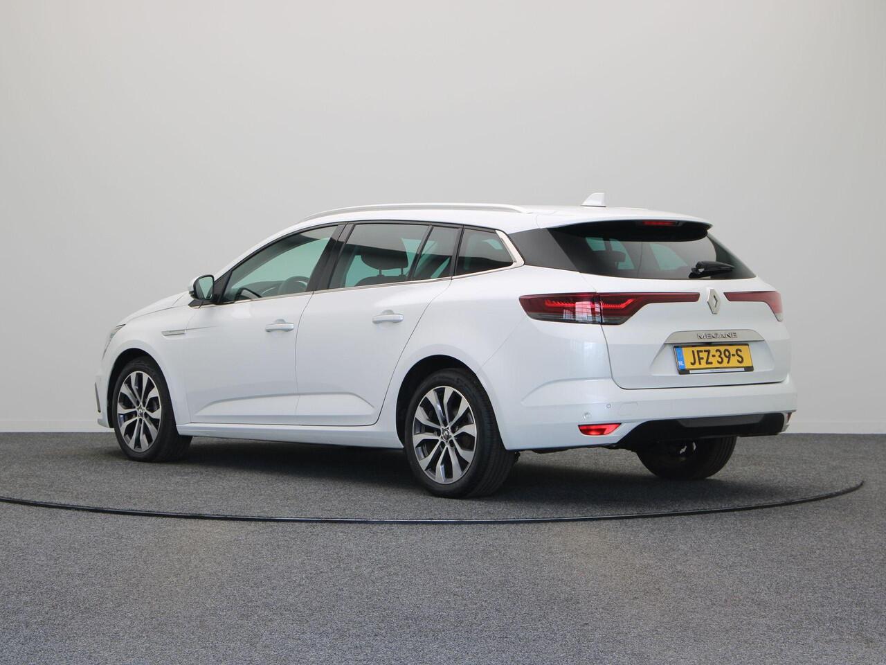 Renault MEGANE Estate TCe 140 Techno | Stoel-stuur verwarming | Navigatie | Achteruitrijcamera | Parkeersensoren rondom |