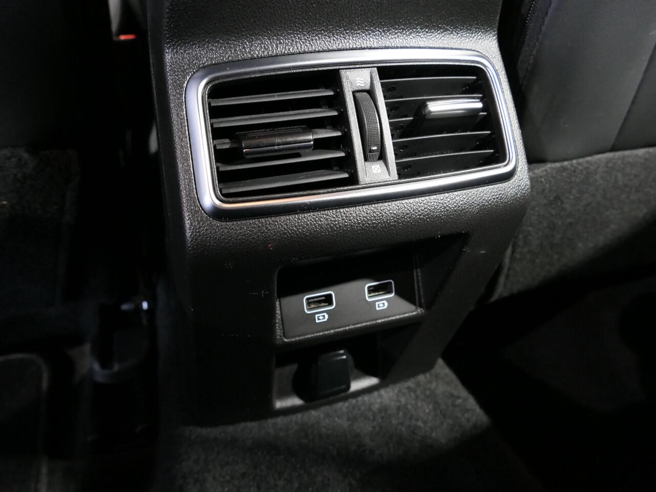 Renault MEGANE Estate 1.6 E-Tech Plug-In Hybrid 160 Zen - Navi, sensor v+a, cruise