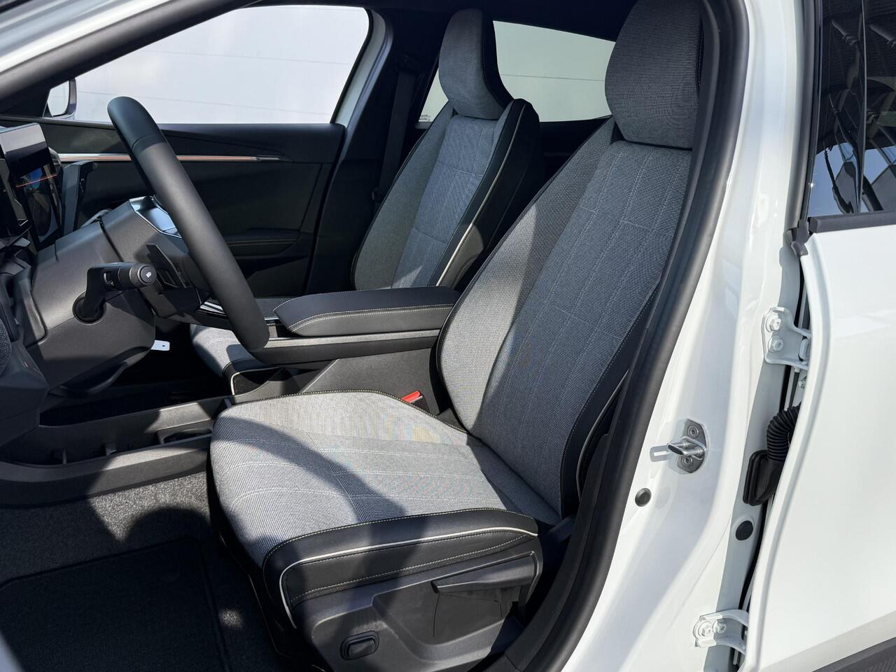 Renault MEGANE E-Tech comfort range techno 60 kWh | Camera | Winterpack | Harman & Kardon | Digitale Binnenspiegel