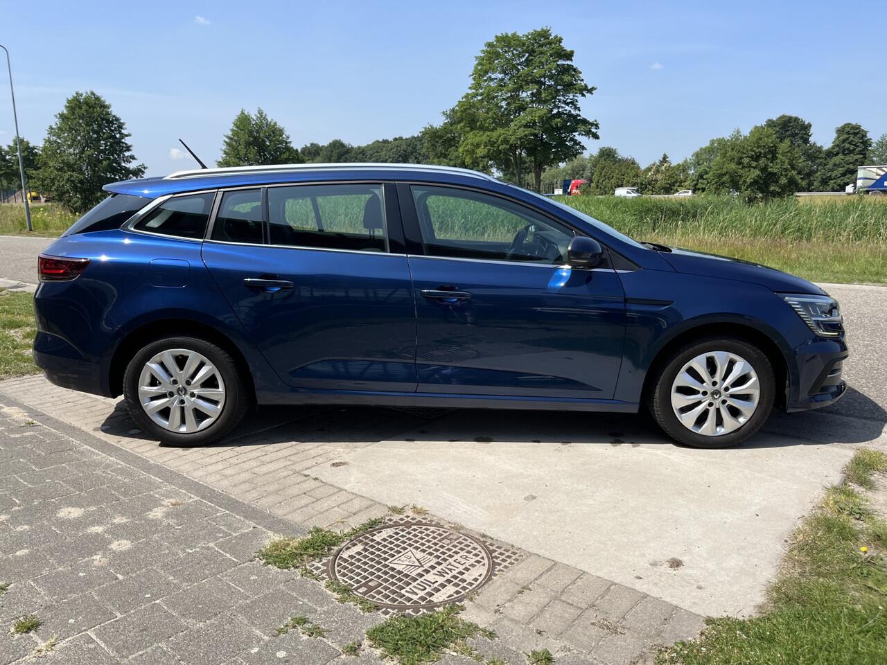 Renault MEGANE Estate 1.0 TCe Limited / Dealer onderhouden / Apple Carplay - Android Auto / PDC V+A / Climate /