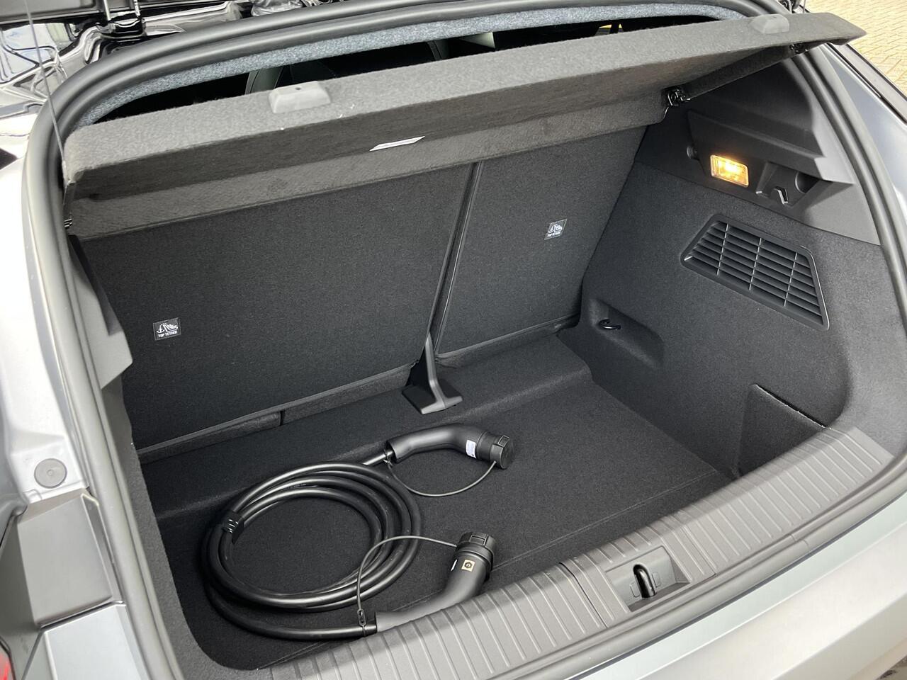 Renault MEGANE E-Tech comfort range esprit alpine 60 kWh | Direct uit voorraad leverbaar! | Pack Driving & Sound Harman/Kardon!