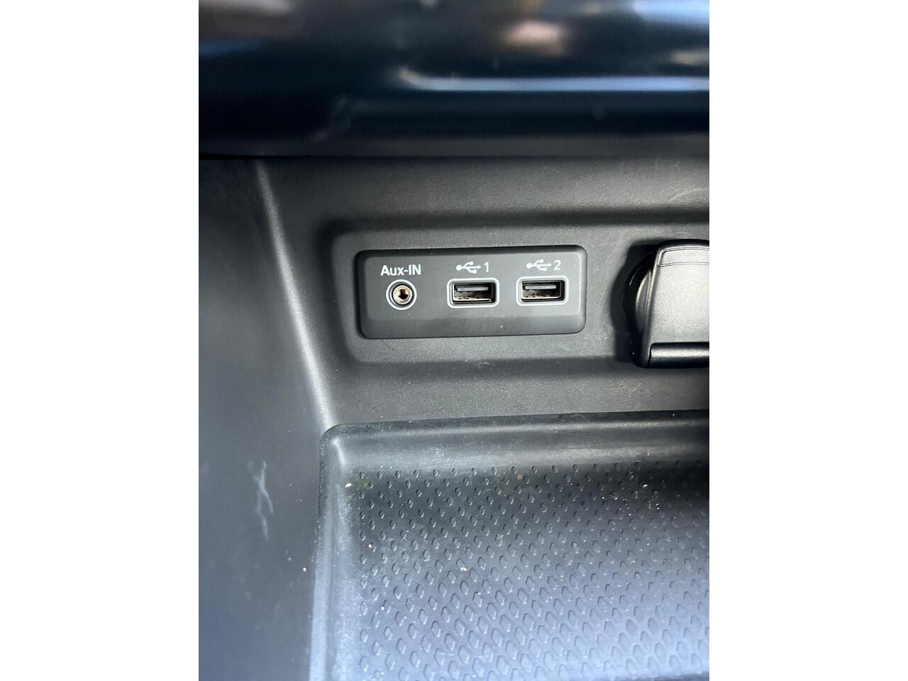 Renault MEGANE Estate automaat 1.6 E-Tech Plug-In Hybrid 160 Business Edition One navi parkeersensoren etc etc incl thuislader