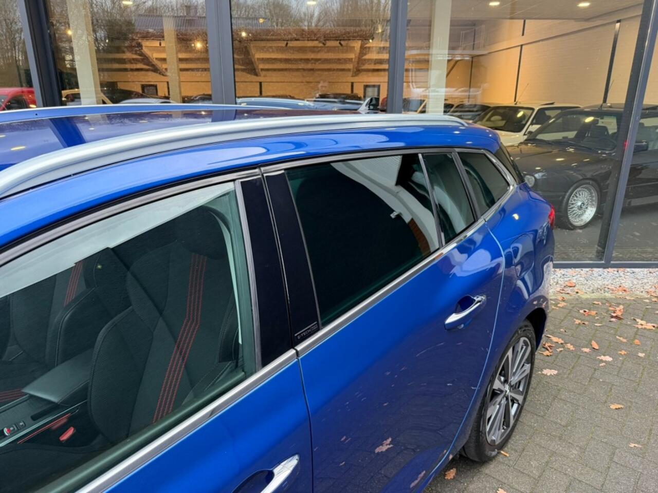 Renault MEGANE 1.6 E-Tech Hybrid 160 R.S. Line,LED,Digi Dash,Gr.Navi,Camera,Lane Ass.,Clima,Carplay