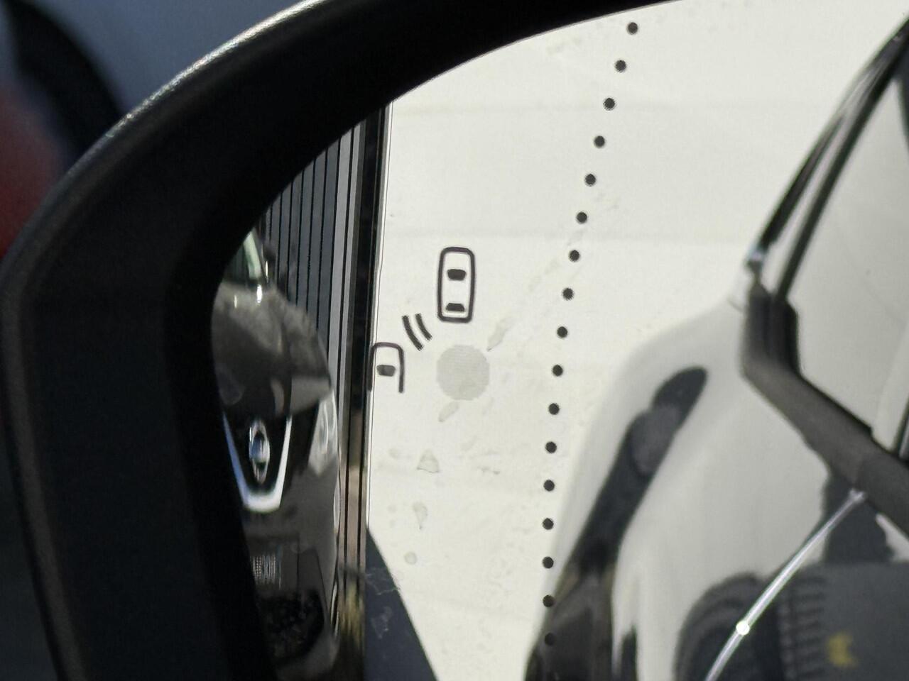 Renault MEGANE E-Tech comfort range iconic 60 kWh | Camera | Winterpack | Harman&Kardon | Leder | Digitale Binnenspiegel | Demo