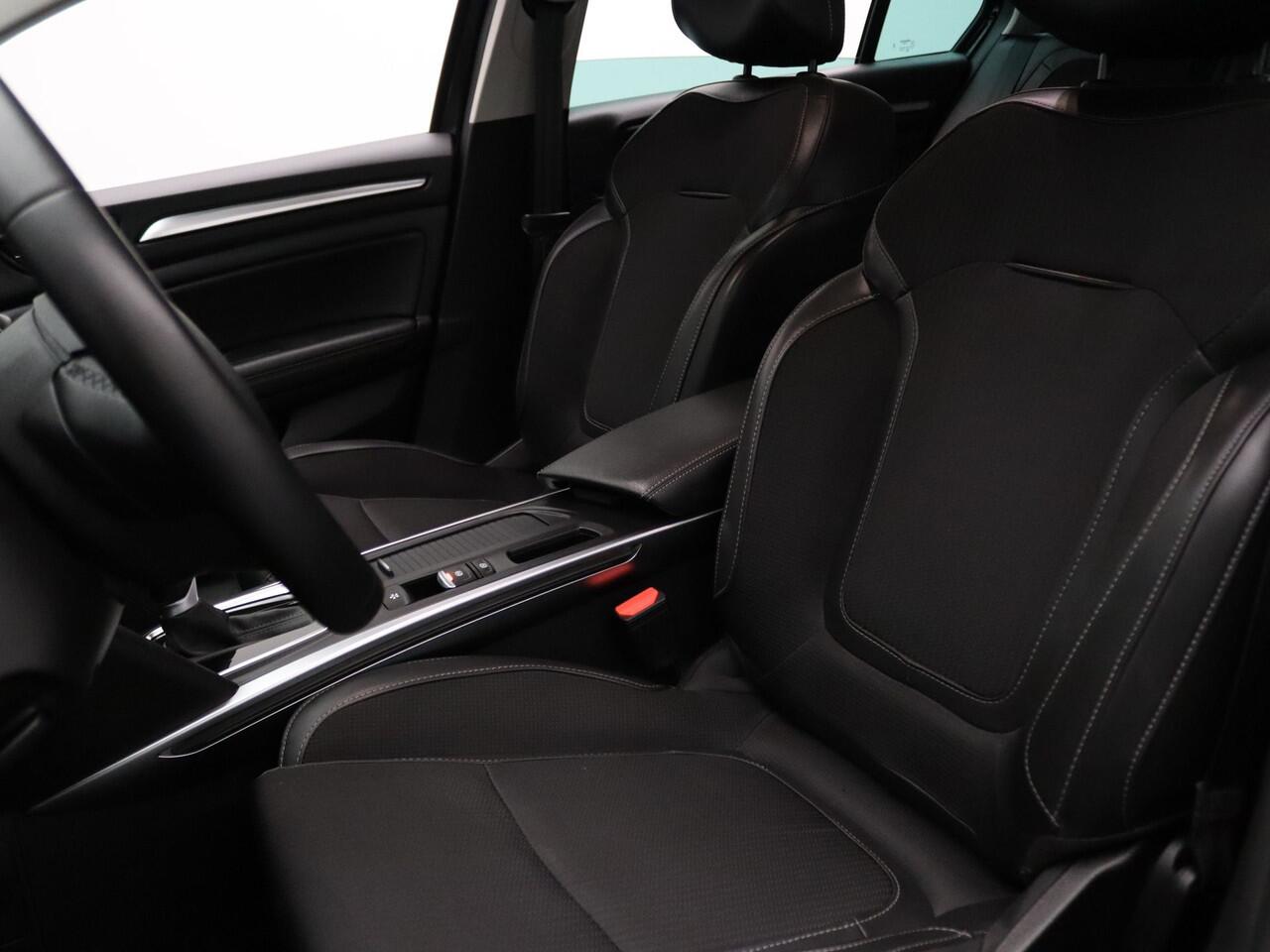 Renault MEGANE Estate E-Tech Plug-In Hybrid 160pk Techno Automaat Camera | Cruise | Navi | Parkeersens. v+a