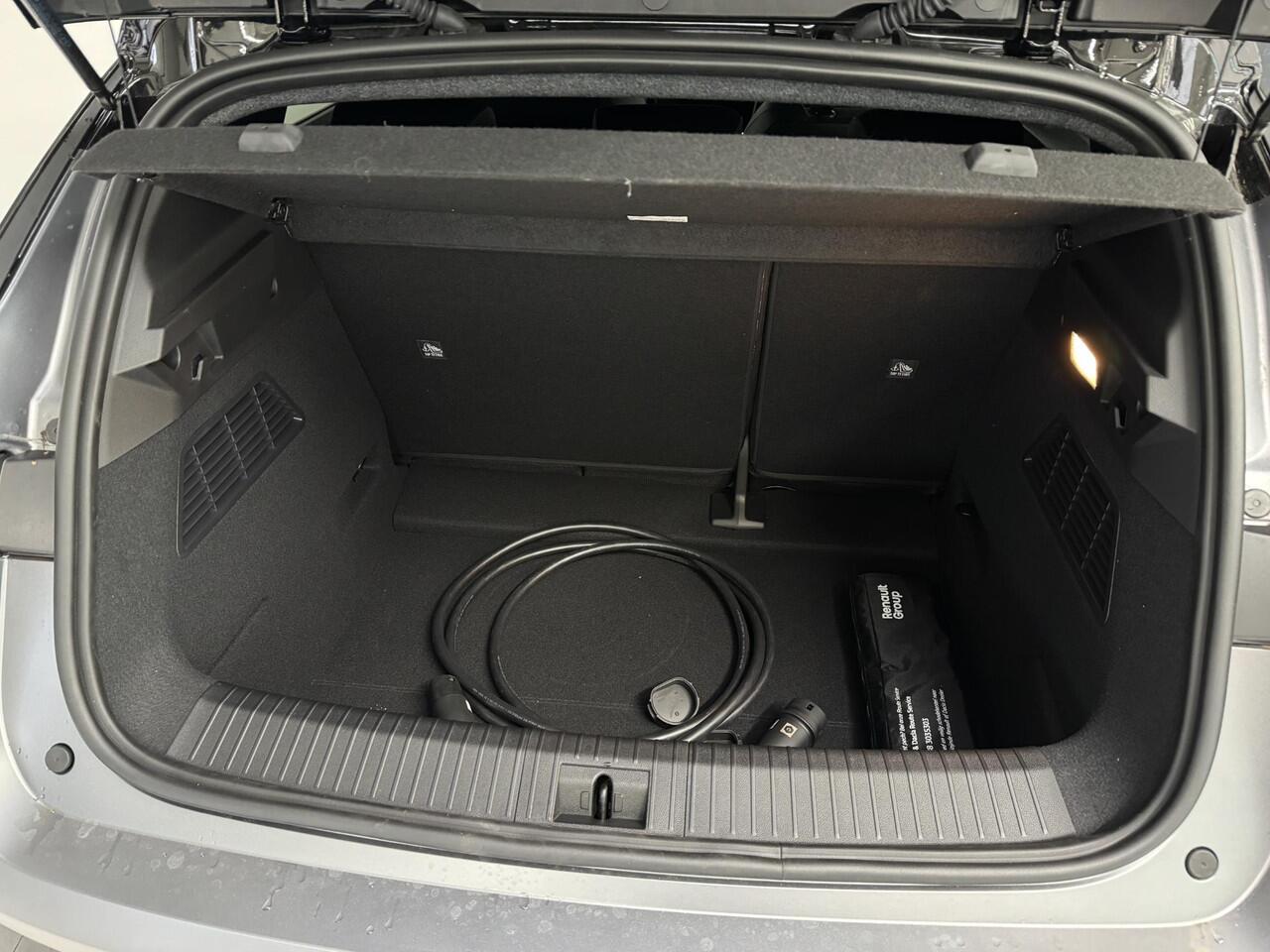 Renault MEGANE E-Tech comfort range esprit alpine 60 kWh | Demo | Warmtepomp | Harman / Kardon | Camera | Stoel + stuurverwarming |