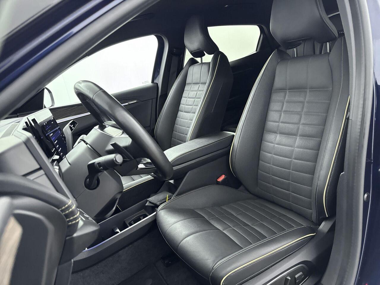 Renault MEGANE E-Tech EV60 220Pk Optimum Charge Iconic | Trekhaak | Google Navigatie | Stoel En Stuurverwarming | Adaptive Cruise Control | Park Assistent | Ledereden Bekleding | Apple/Android Carplay |