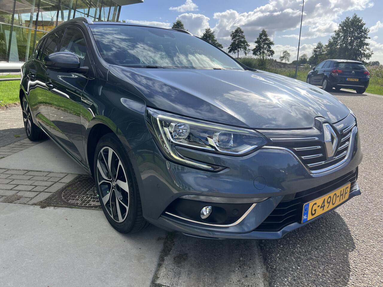 Renault MEGANE Estate 1.3 140PK TCe Bose / Automaat / Trekhaak / Camera / Applecarplay - Androidauto /
